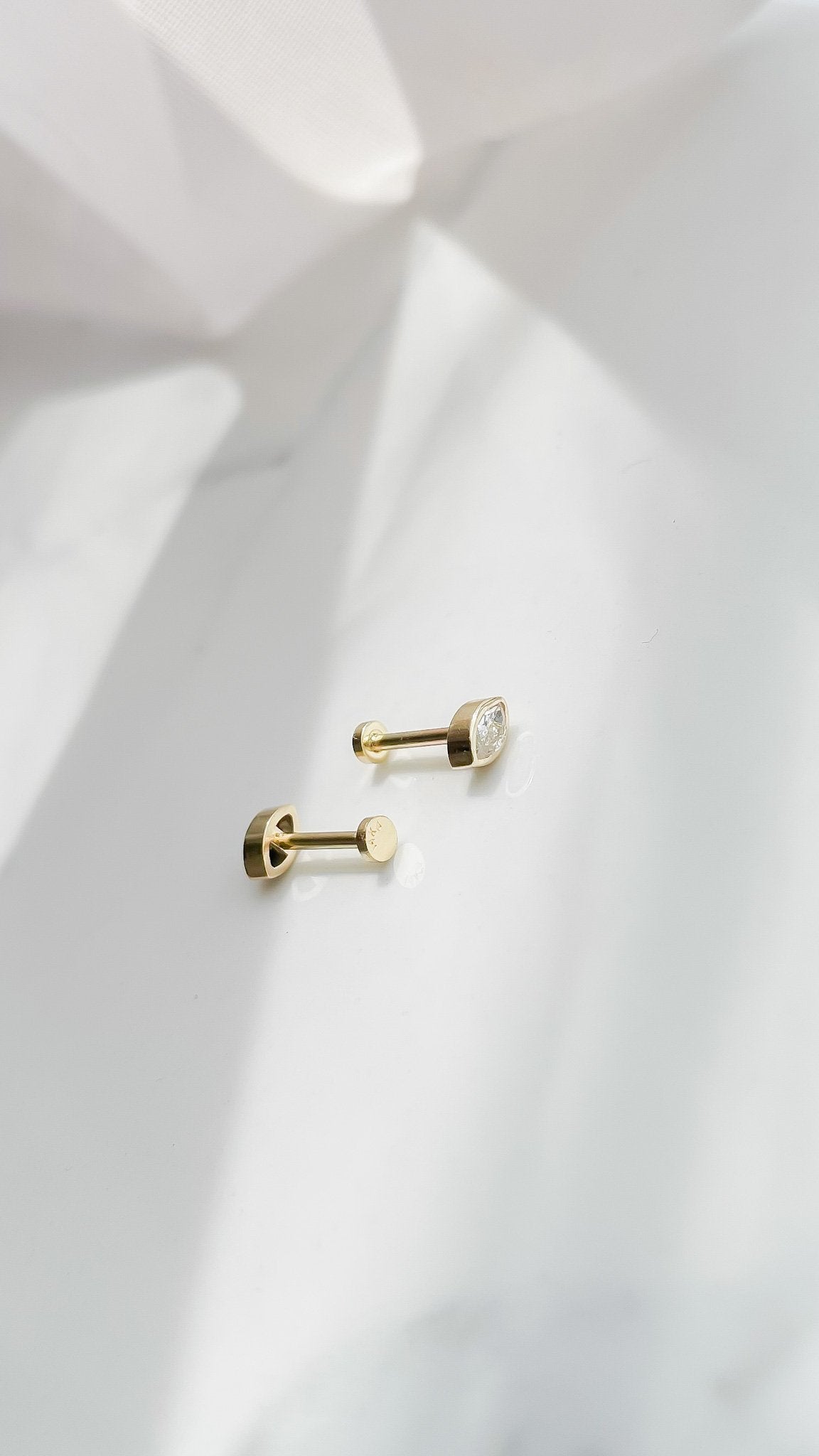 DIAMOND MARQUISE // flat back studs