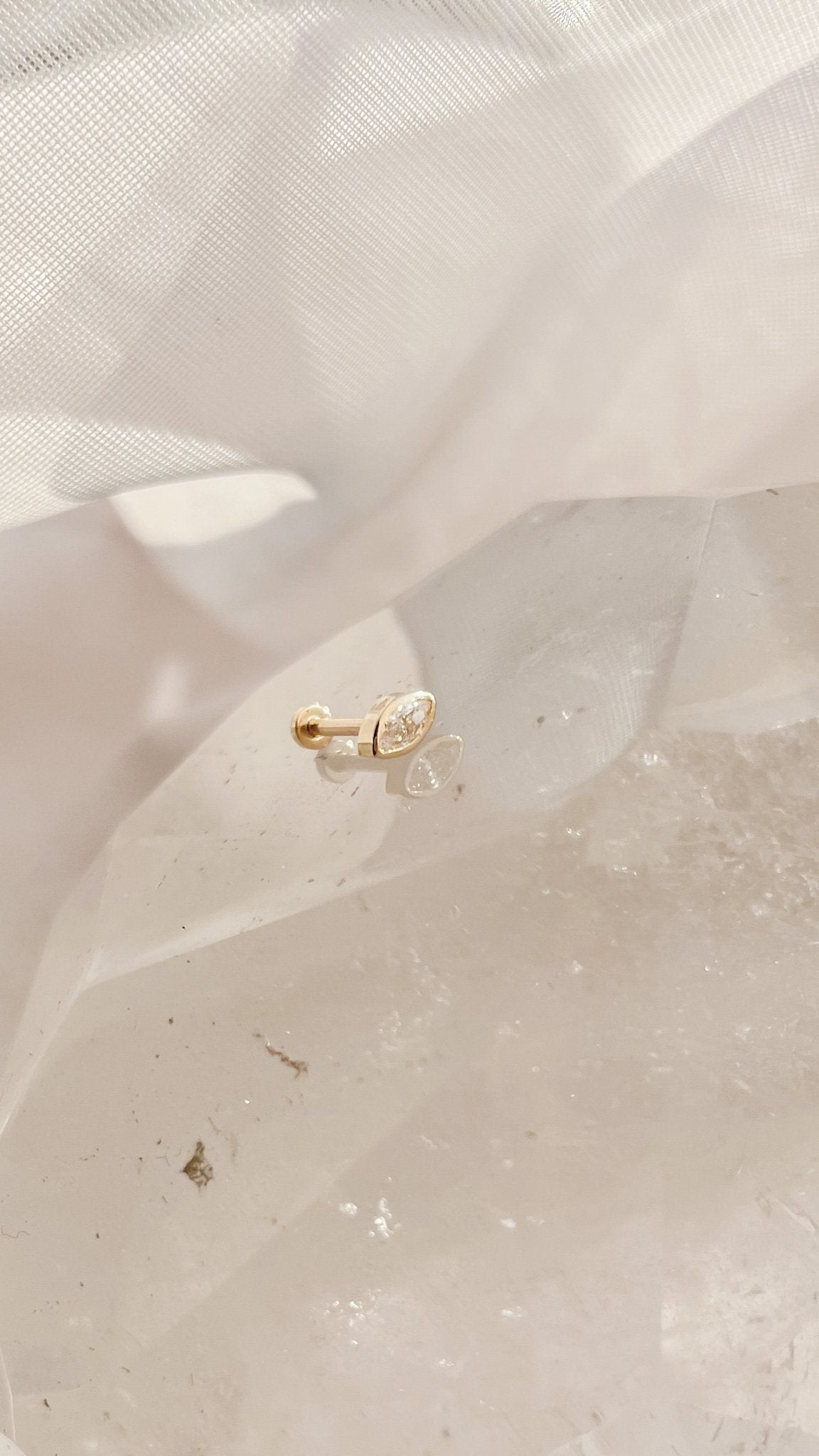 DIAMOND MARQUISE // flat back studs
