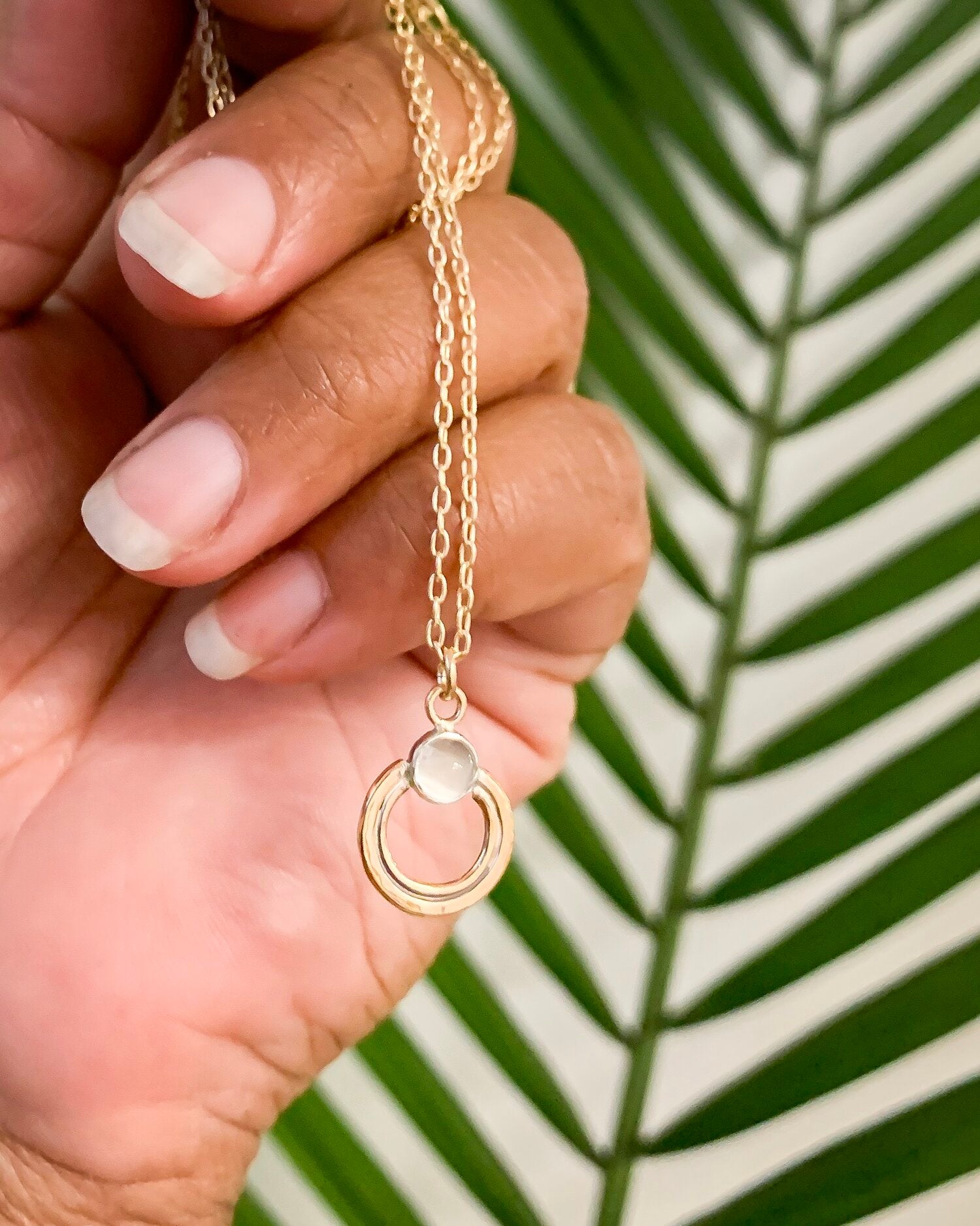SUN & SELENE EUROPA moonstone necklace