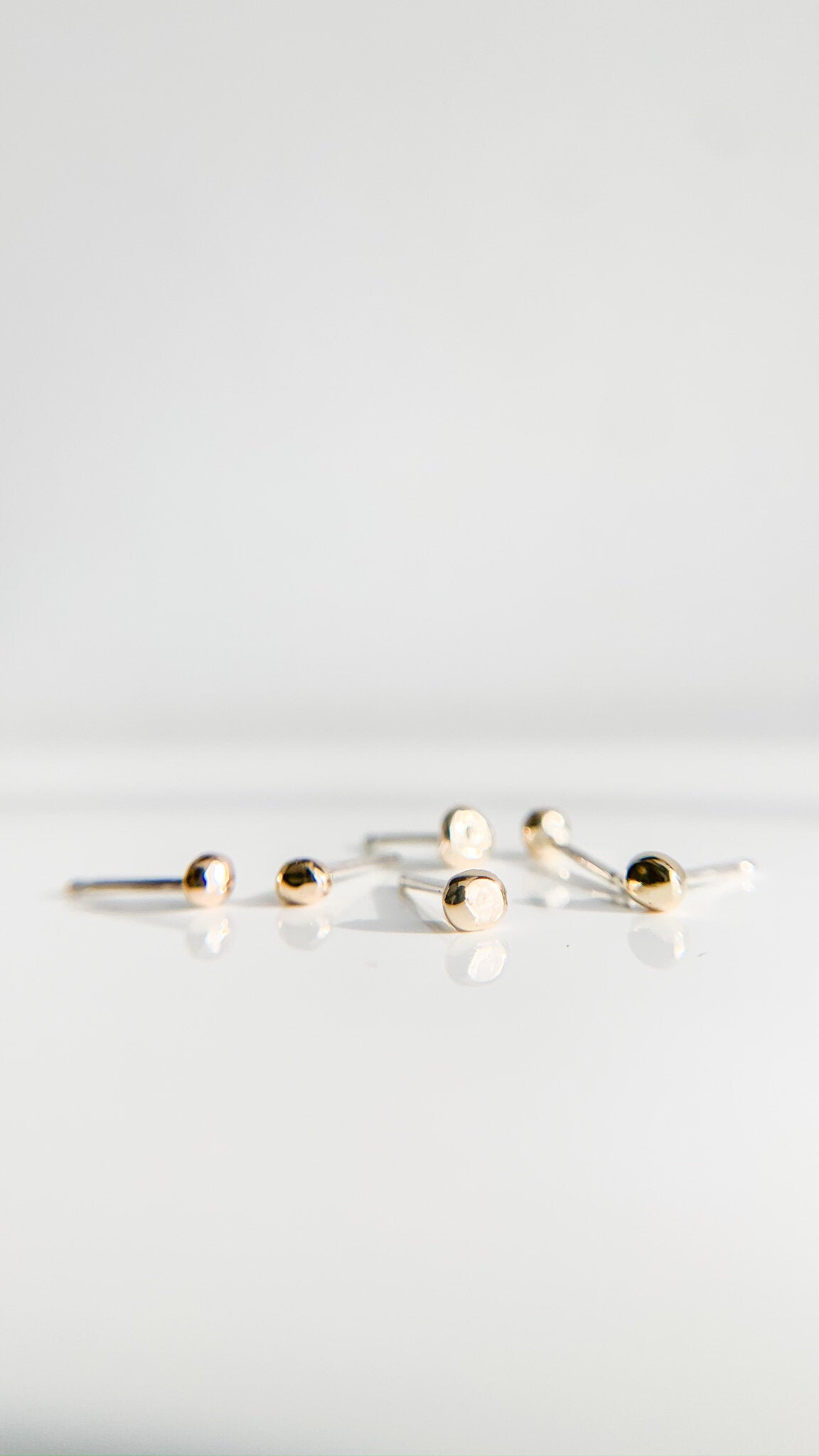 SUN & SELENE gaia pebble studs