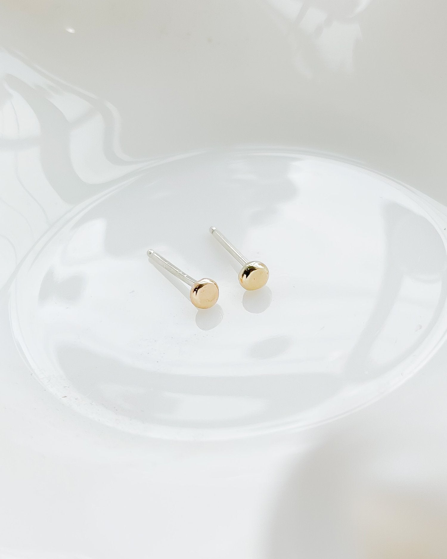 SUN & SELENE gaia dot studs