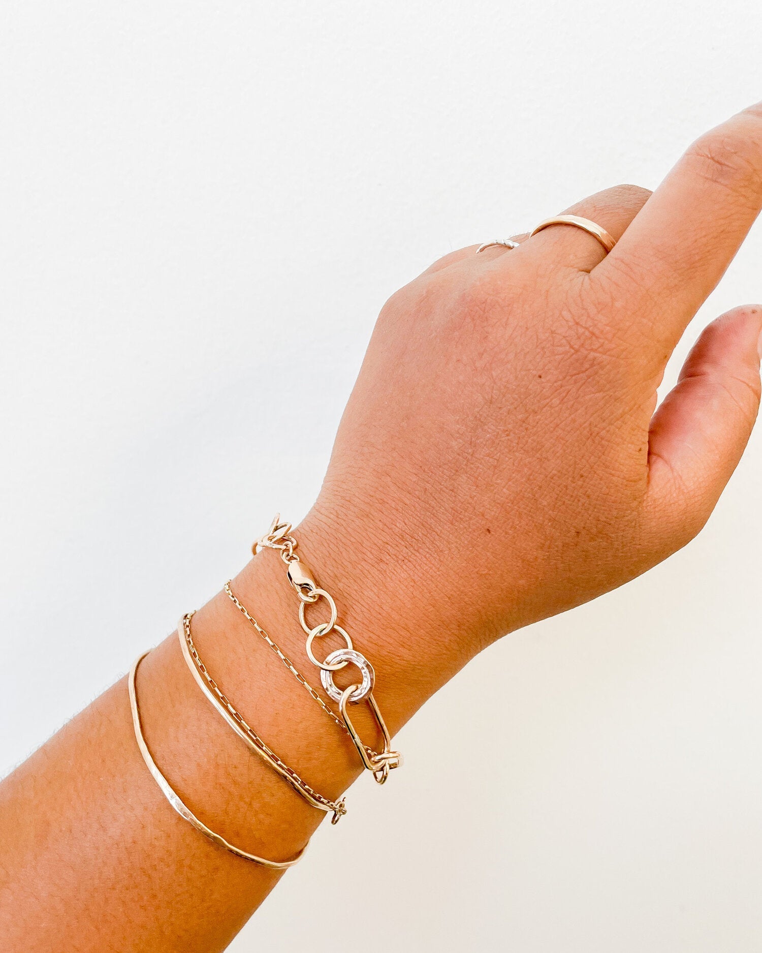 SUN & SELENE link bracelet on model