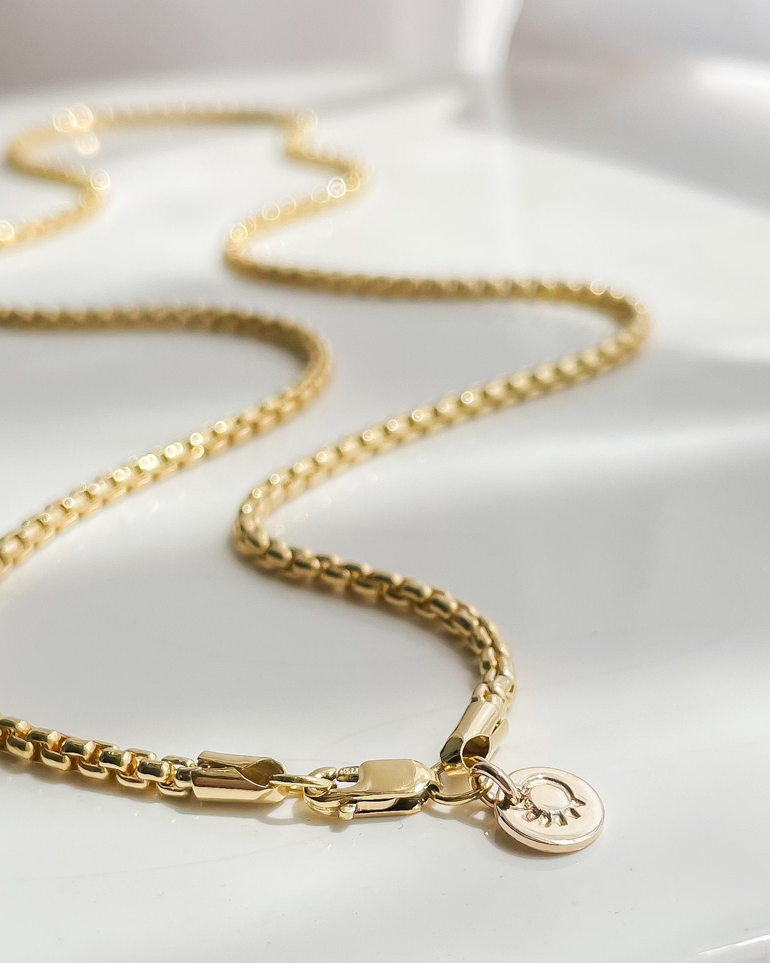 SUN & SELENE SAIL sleek box chain