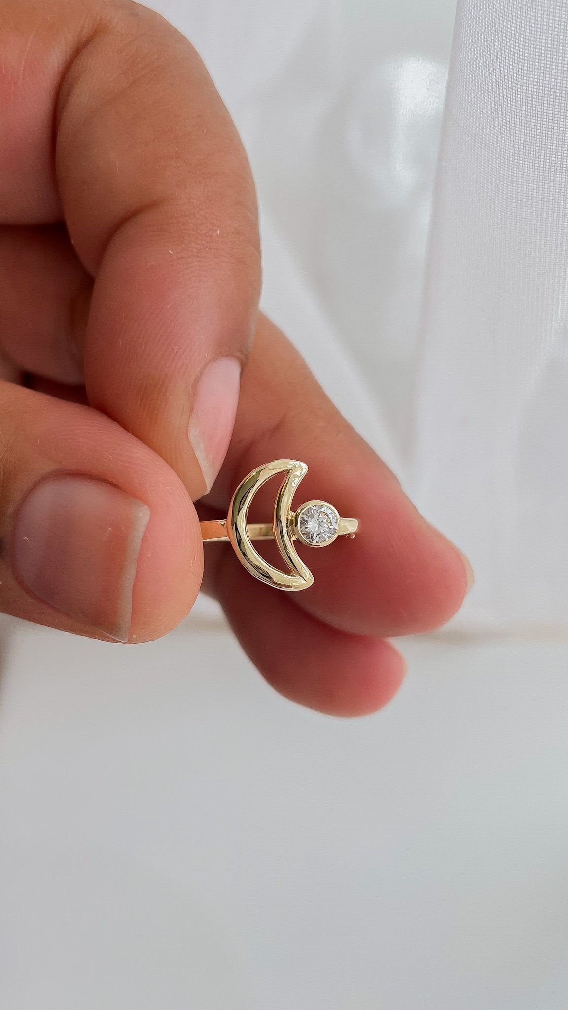 SUN & SELENE moon + diamond ring