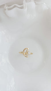 SUN & SELENE venus engagement ring