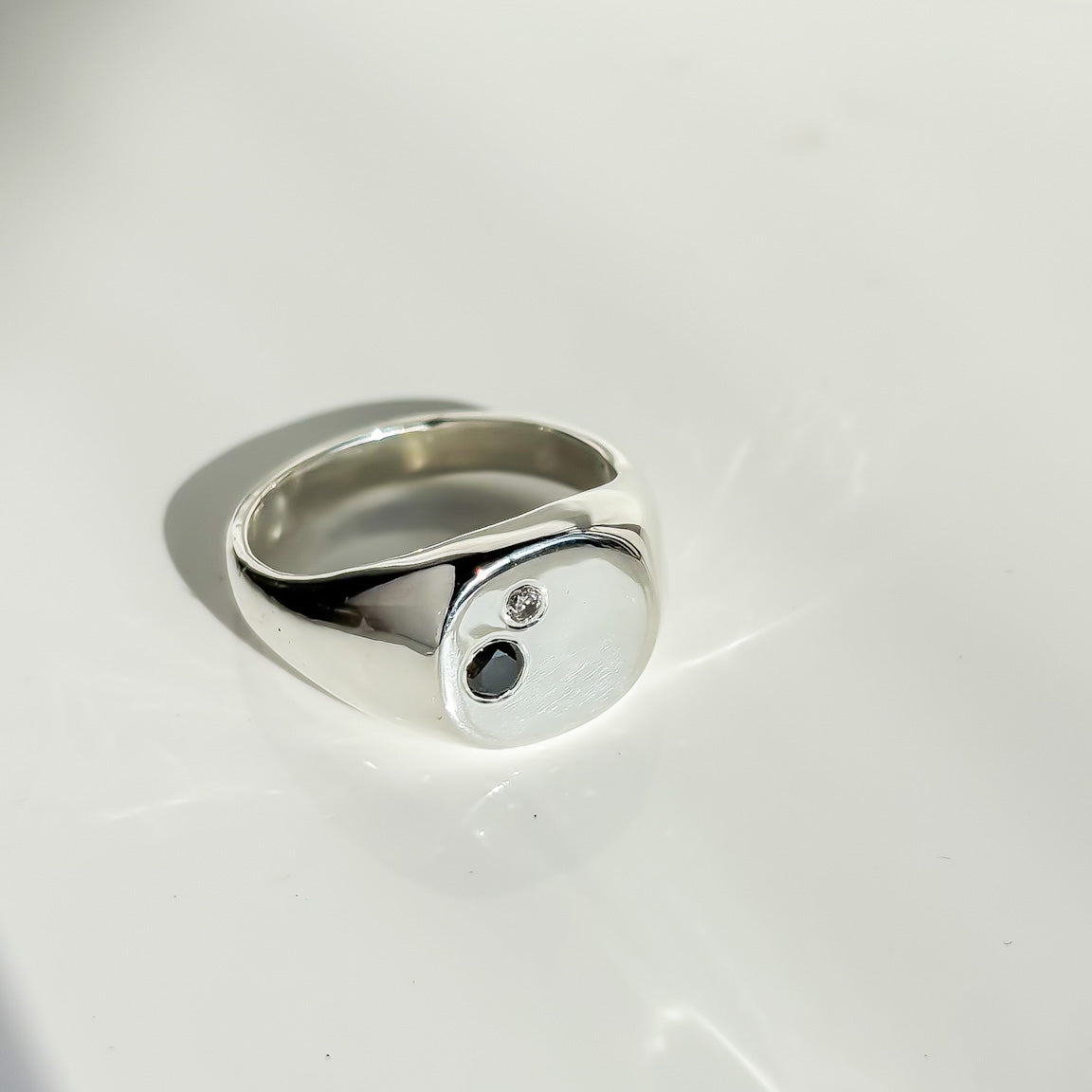  diamond duo signet