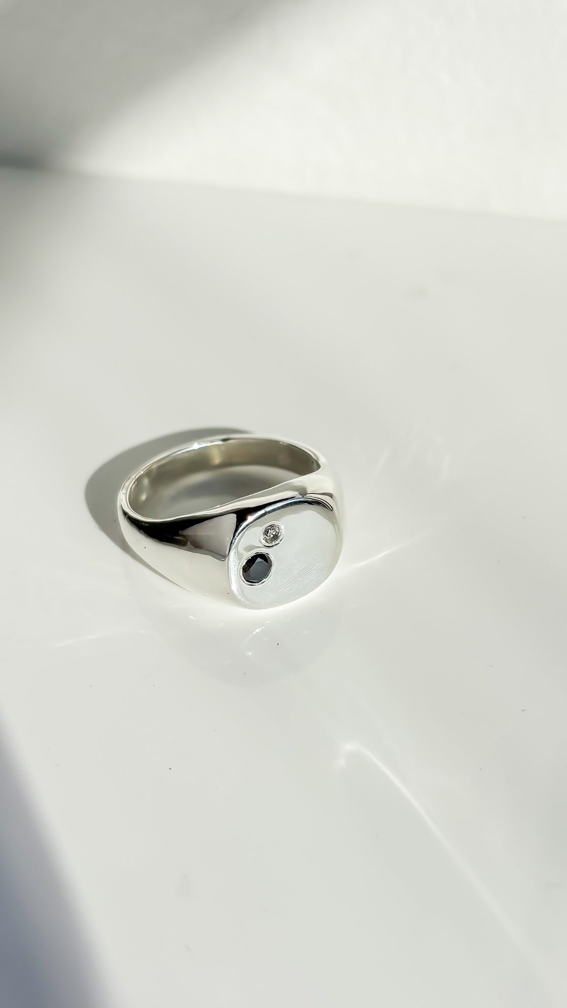 AXIS // diamond duo signet