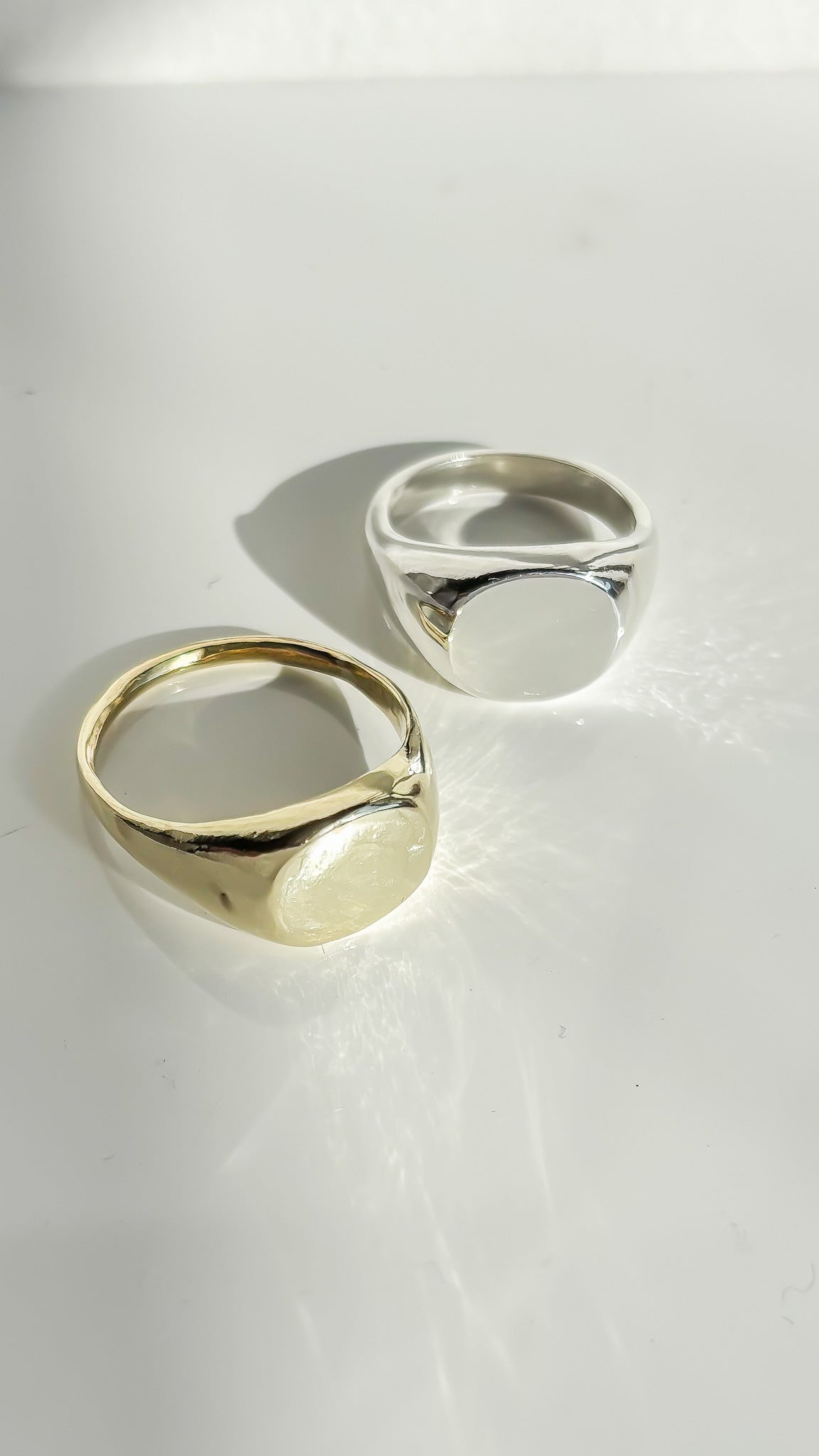 AXIS // classic signet
