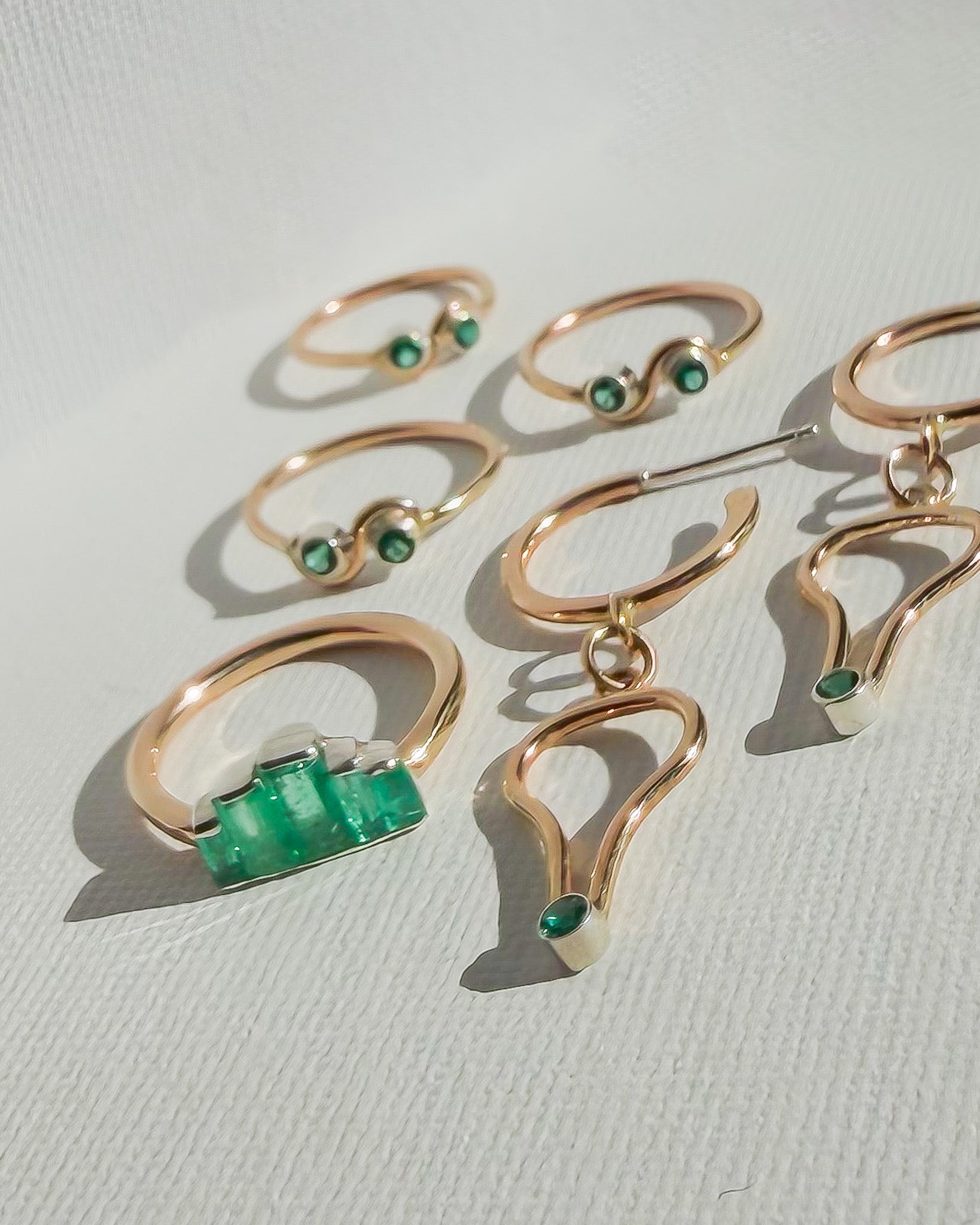 EMERALD BALLOON// charm hoops