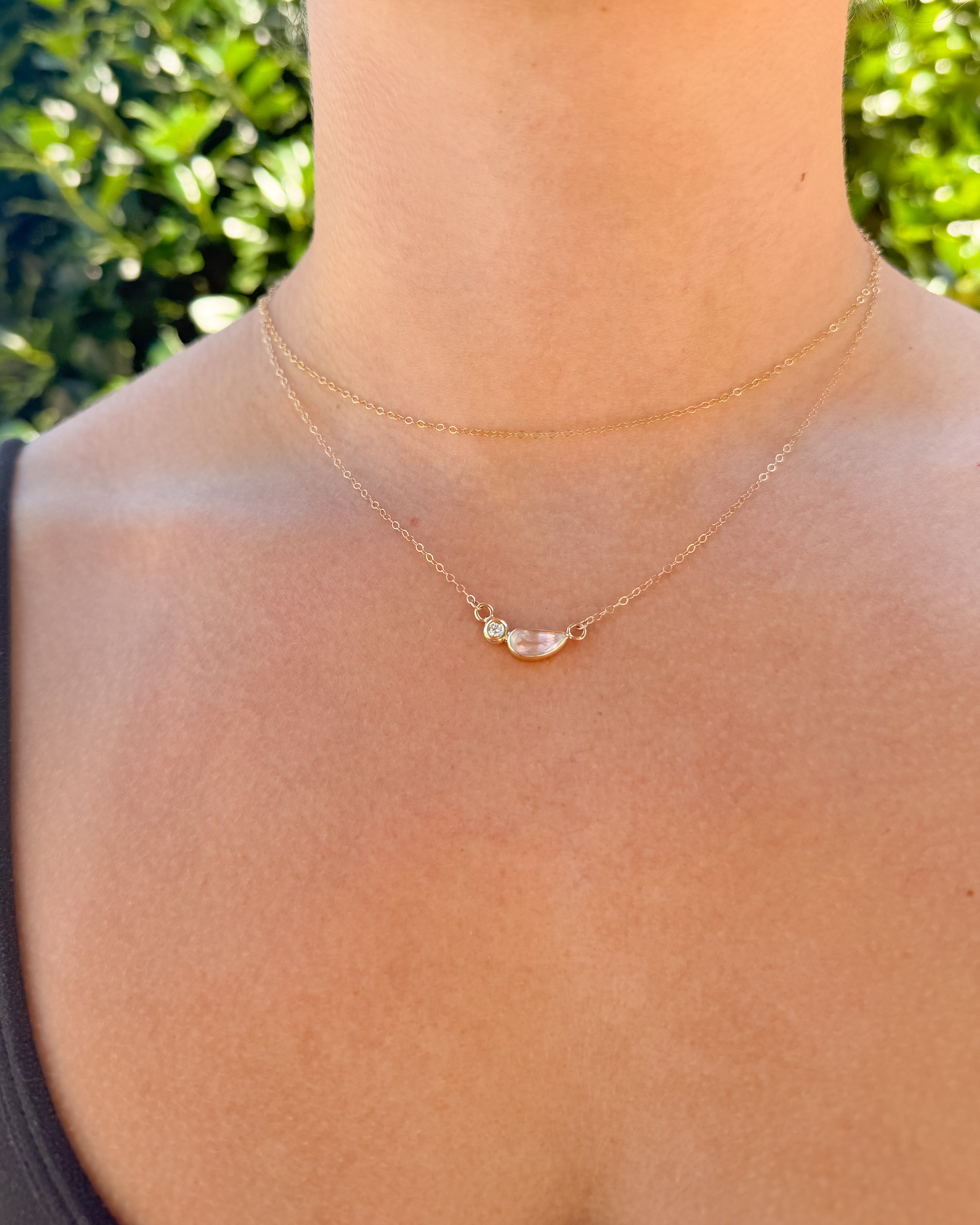 RAINBOW MOONSTONE// floating gemstone necklace