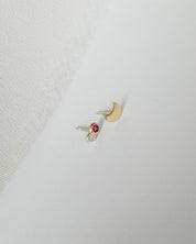 COMET STUDS //garnet + diamond