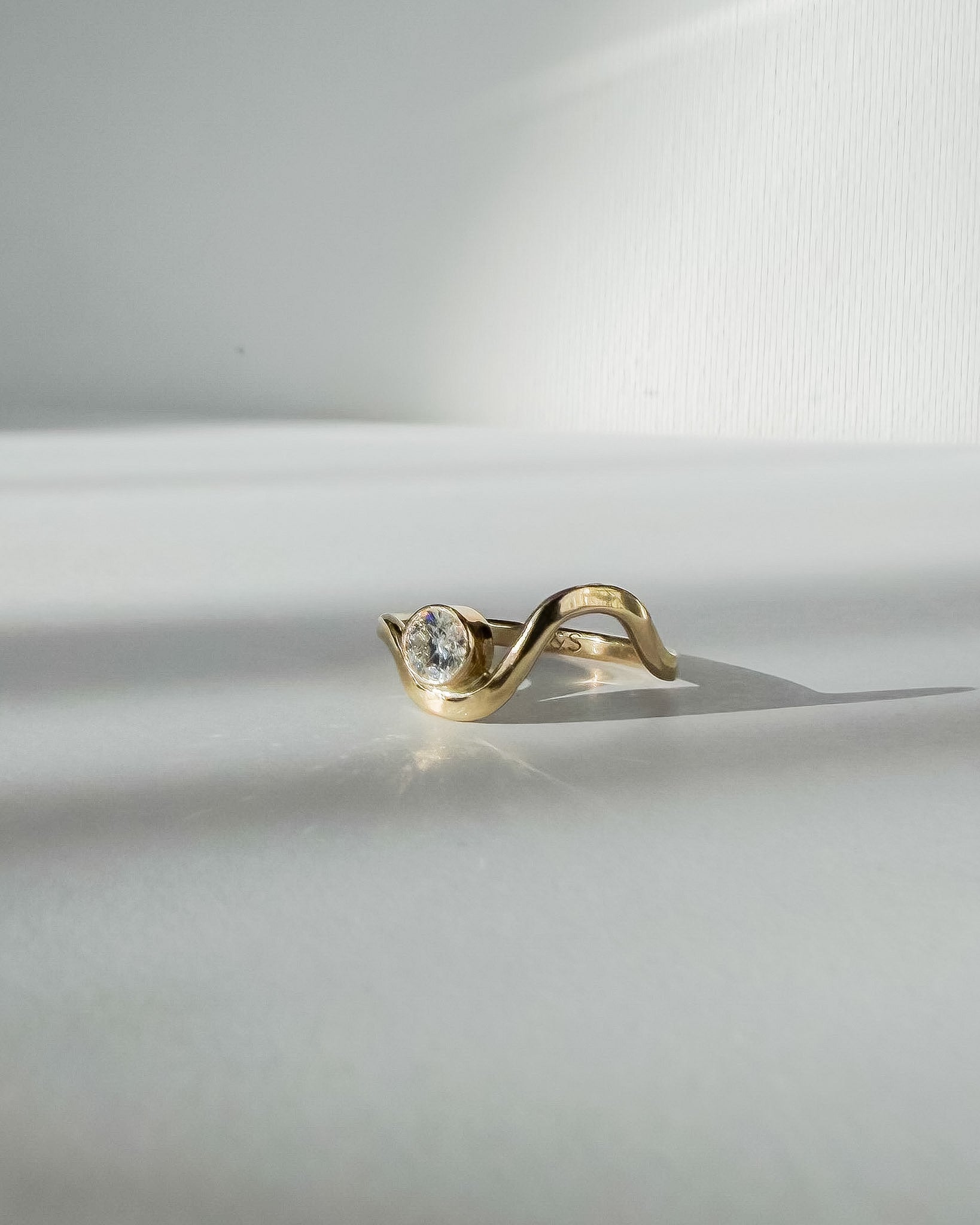 SIREN // diamond crest ring