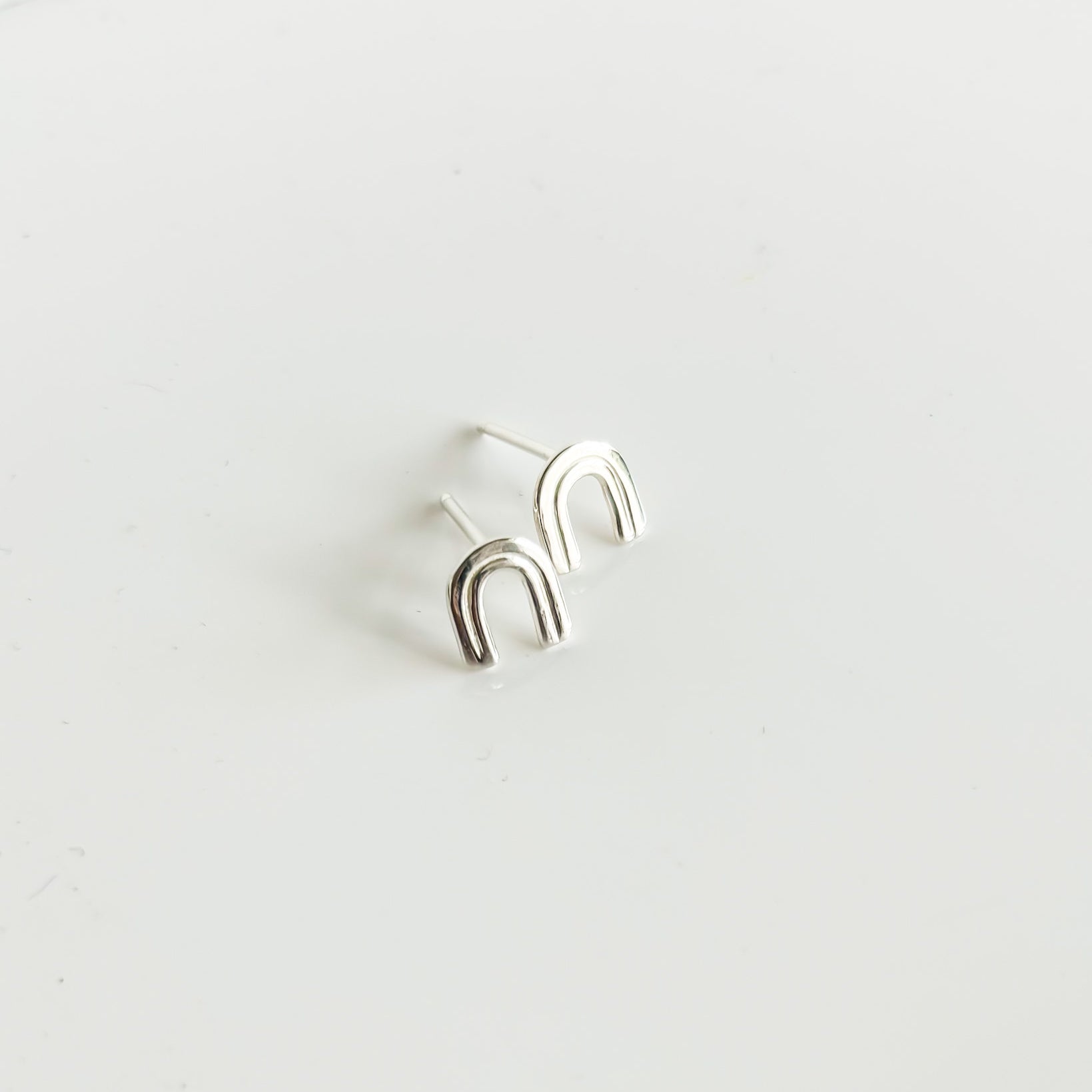 TINY RANBOW STUDS