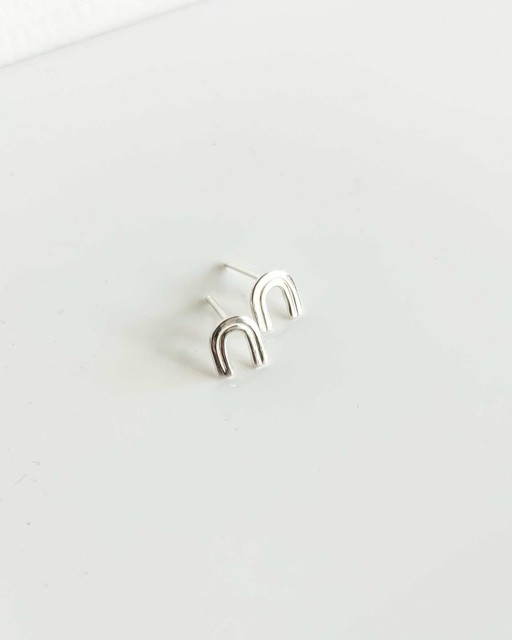 TINY RANBOW STUDS