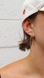 IRIS TINY WAVE STUDS