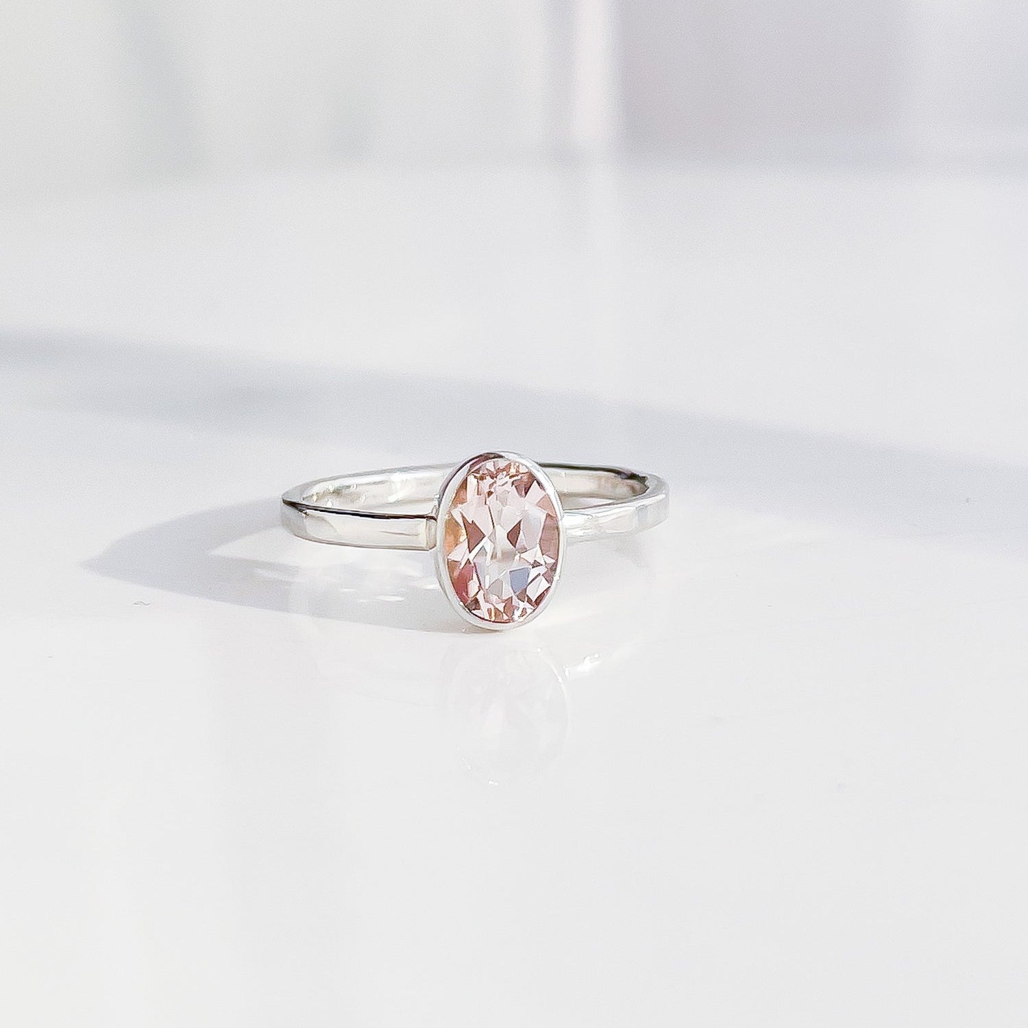 SUN & SELENE aphrodite ring in white gold