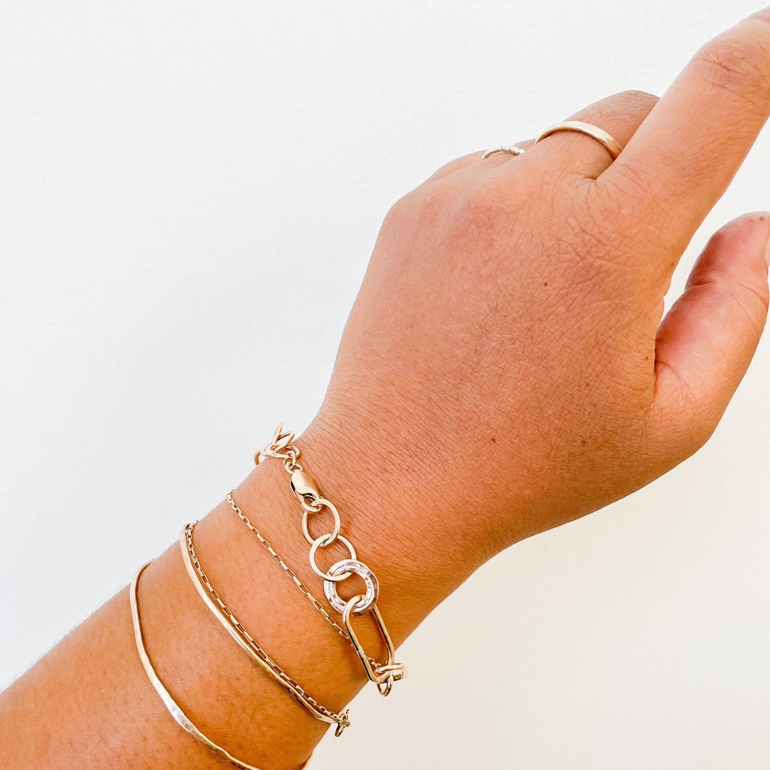 SUN & SELENE link bracelet on model 