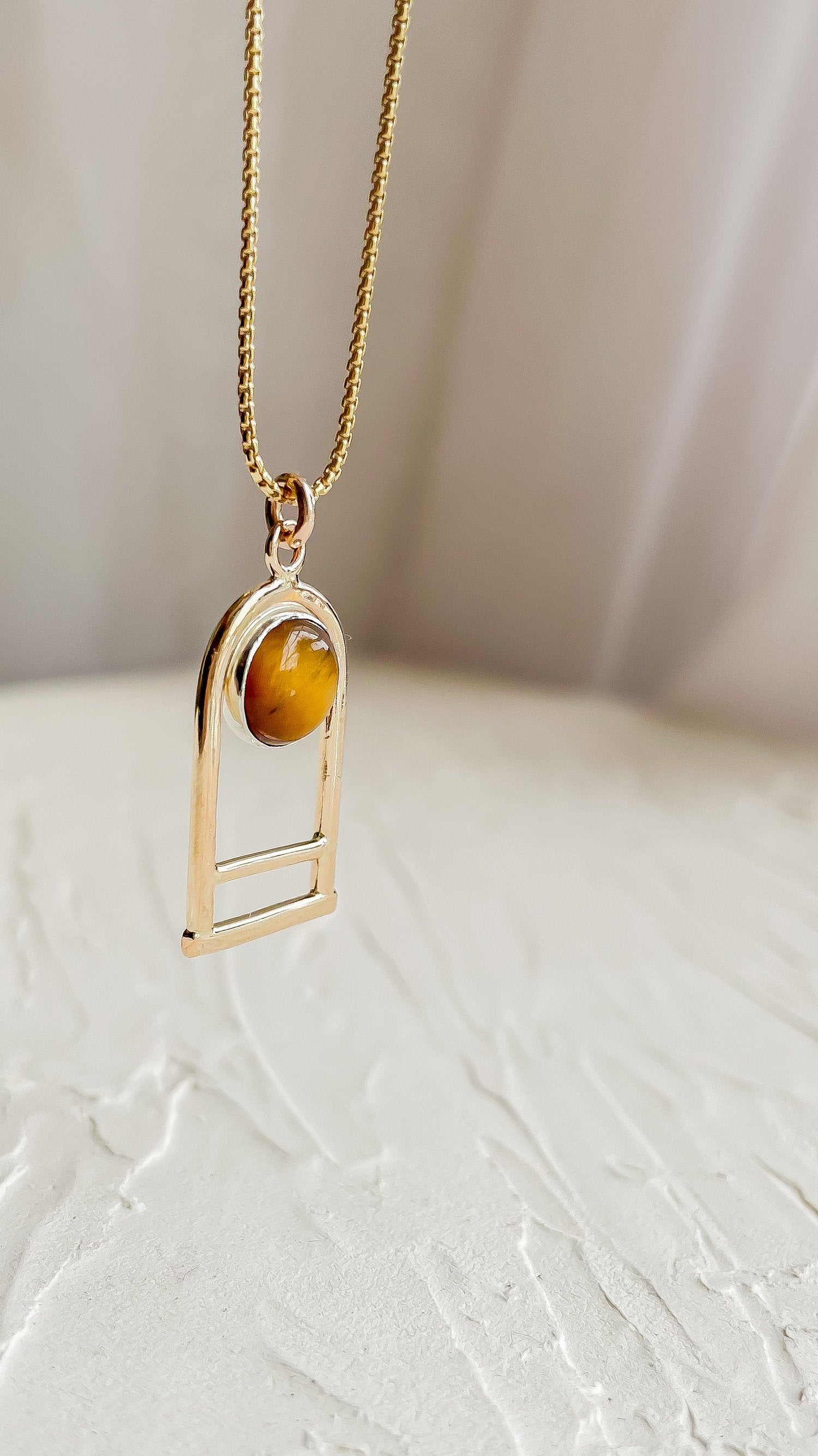 SUN & SELENE tiger's eye necklace