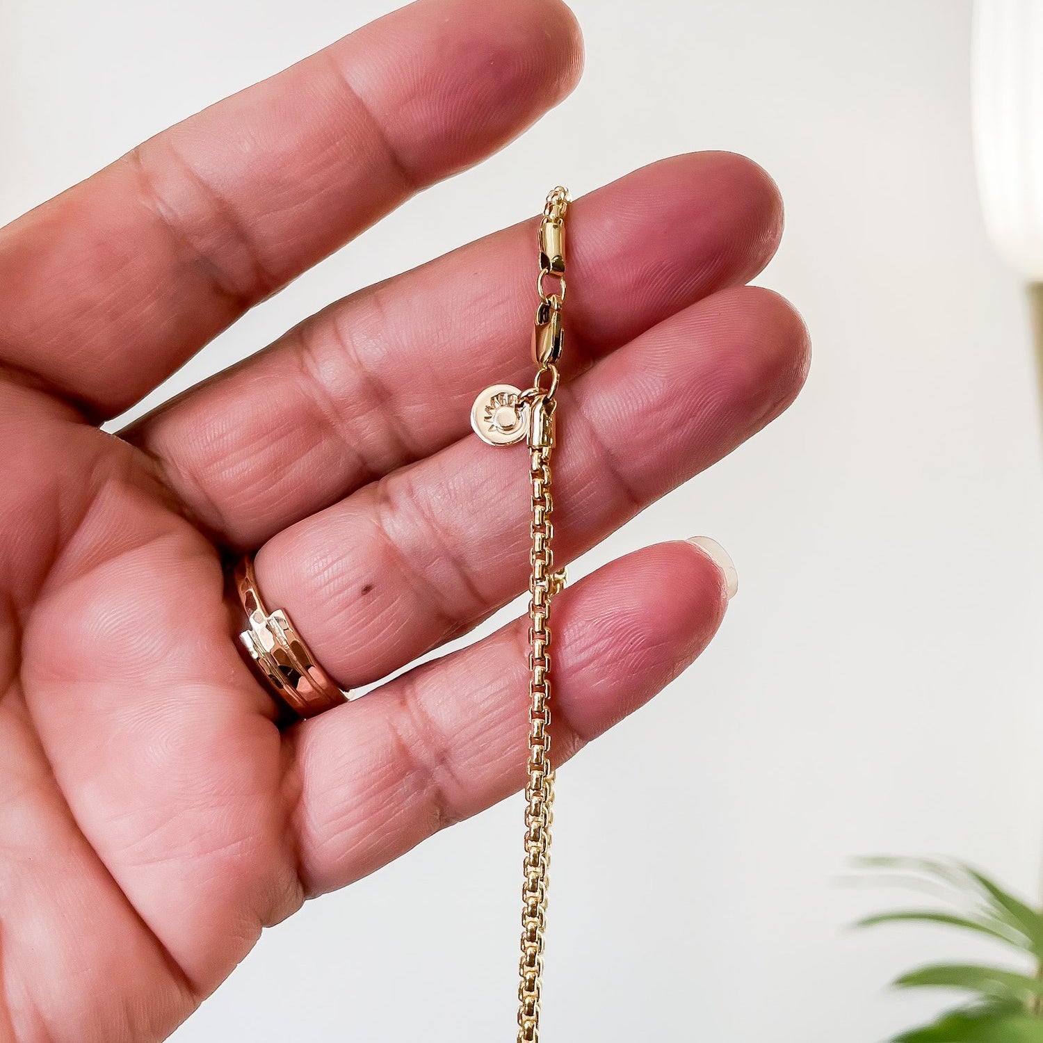 SUN & SELENE chain with logo
