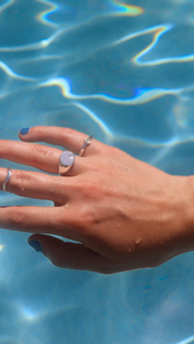 AXIS // classic signet